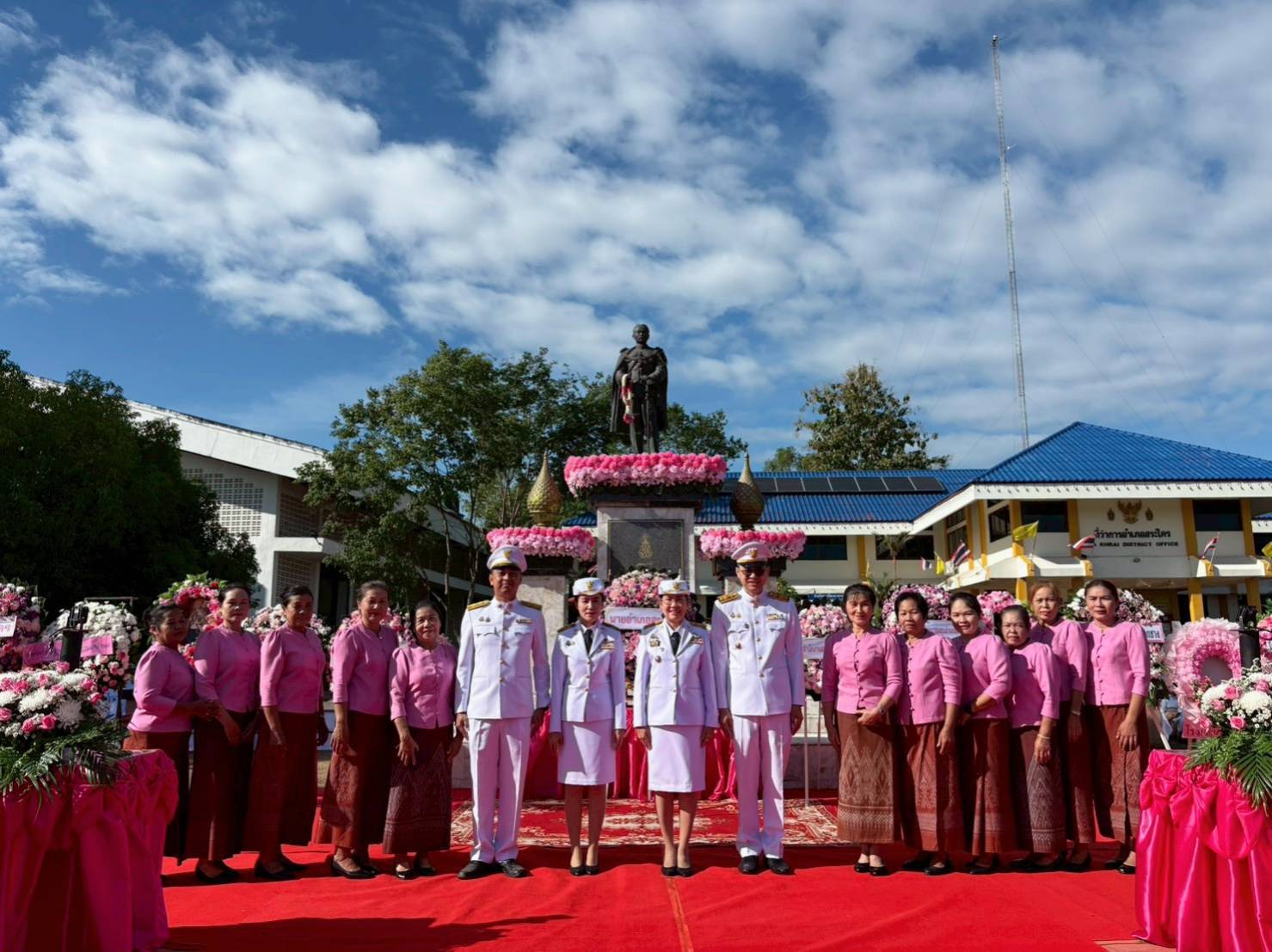 สพอ.สระใคร ร่วมกิจกรรมน้อมรำลึกเนื่องใน “วันปิยมหาราช” ประจำปี 2568